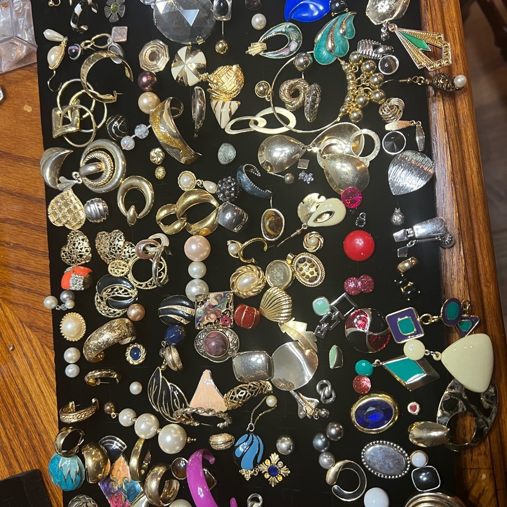 vintage unmached earrings gold tone